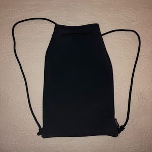 Triangl drawstring bag